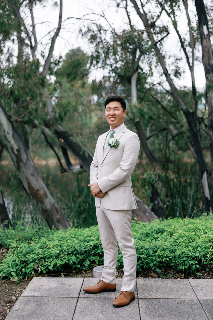 groom seeing his bride