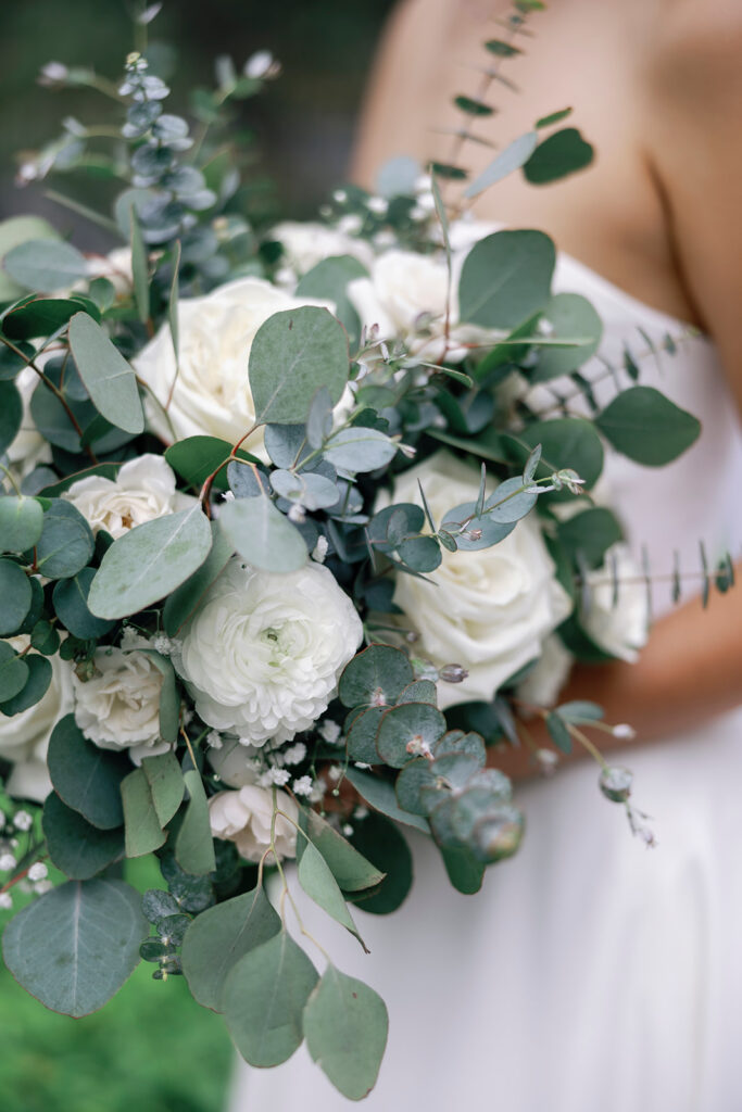 close up floral detail laguna wedding