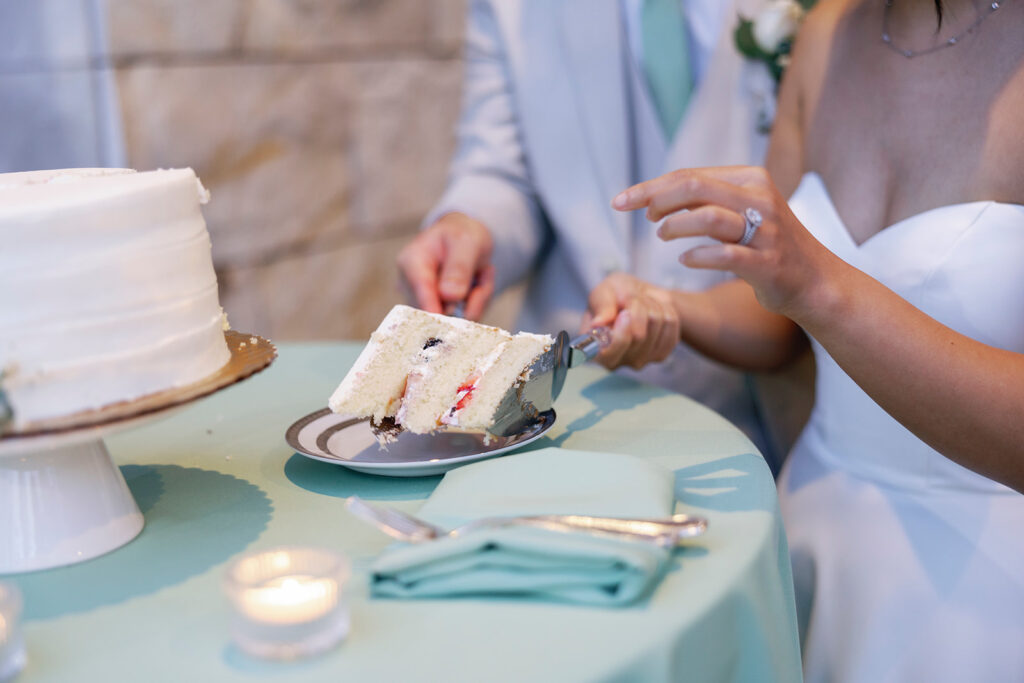 cake cutting community wedding