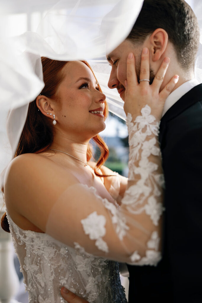 outdoor wedding portraits at jefferson street mansion wedding