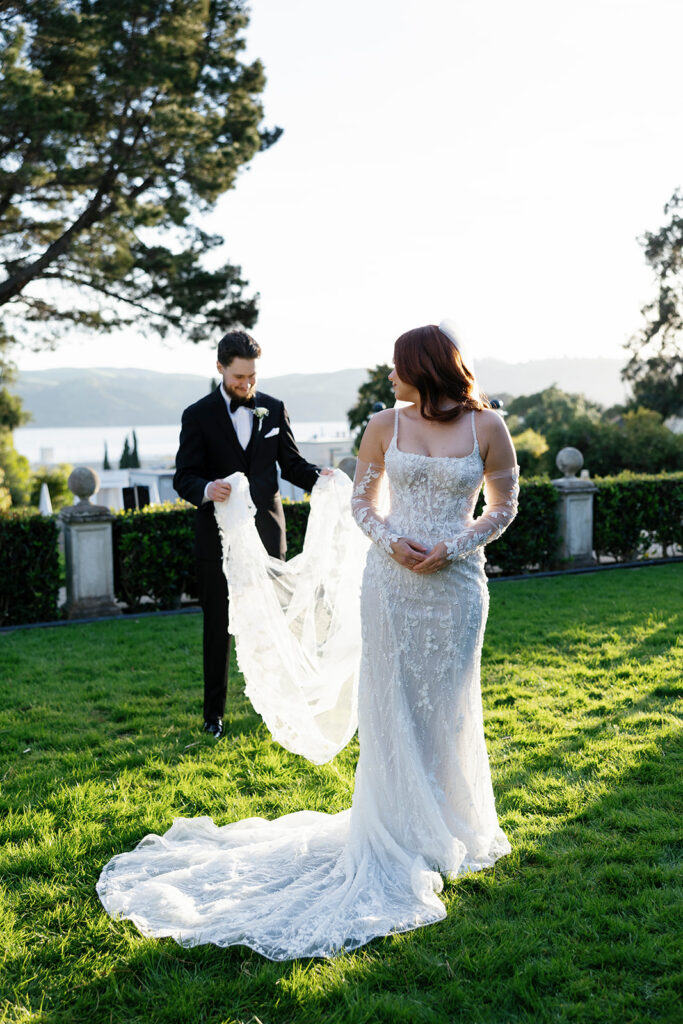 outdoor wedding portraits at jefferson street mansion wedding