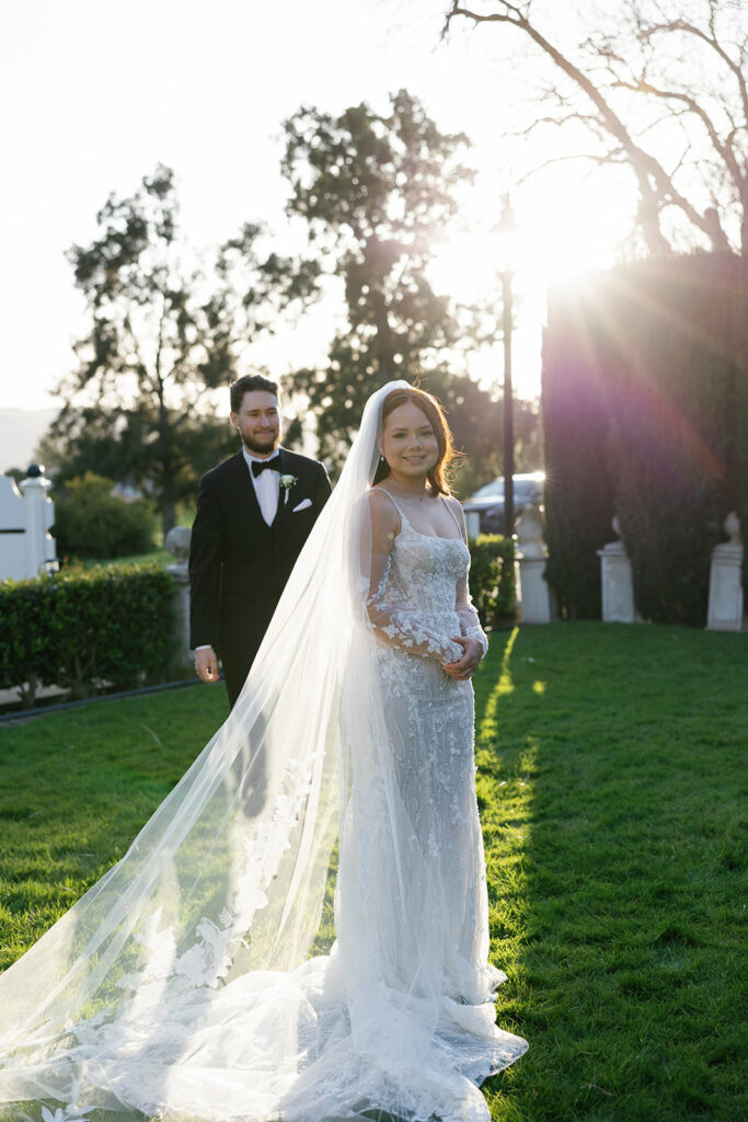 outdoor wedding portraits at jefferson street mansion wedding